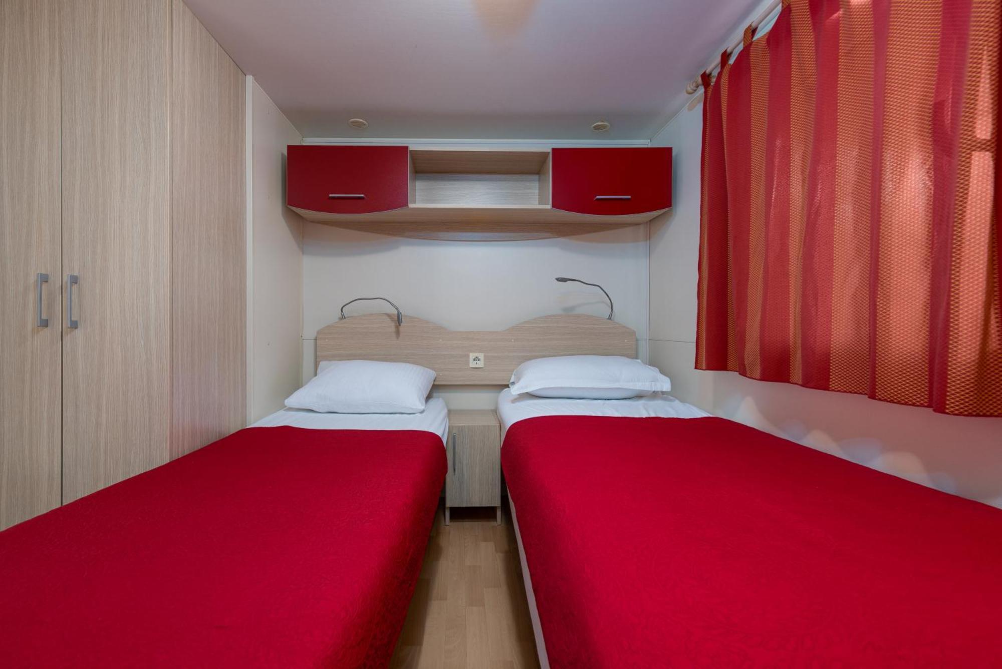 Camp Mrkva Mobile Homes With Pool Sukošan Exterior foto