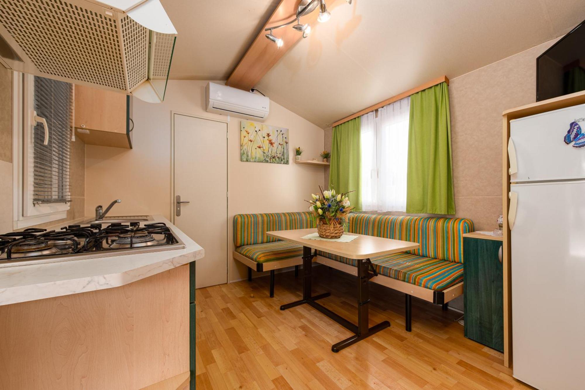 Camp Mrkva Mobile Homes With Pool Sukošan Habitación foto