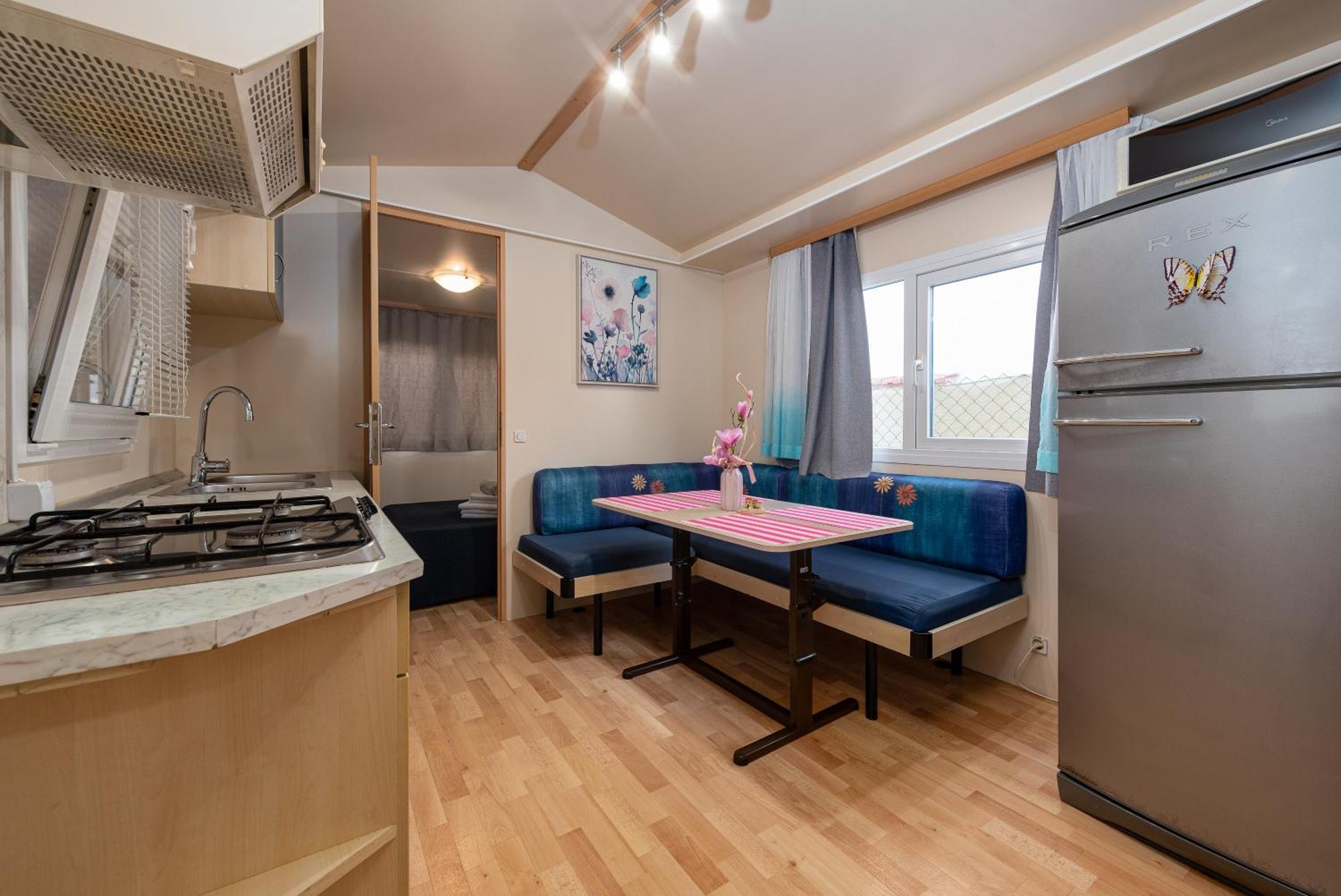 Camp Mrkva Mobile Homes With Pool Sukošan Habitación foto