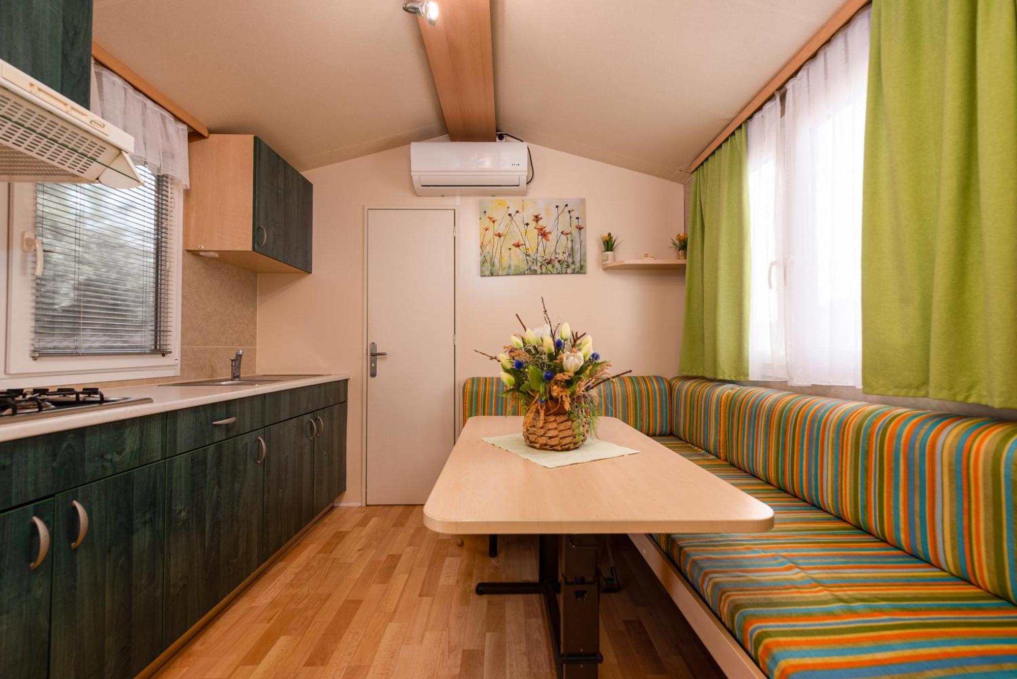 Camp Mrkva Mobile Homes With Pool Sukošan Habitación foto