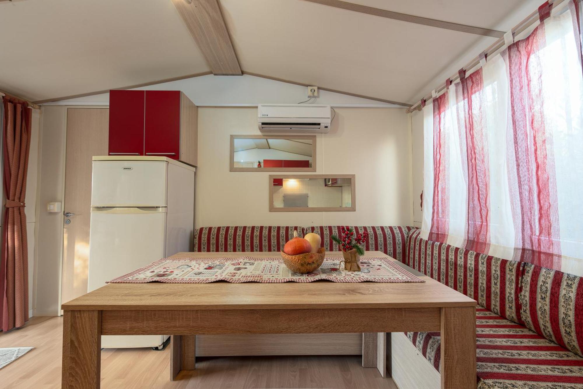 Camp Mrkva Mobile Homes With Pool Sukošan Habitación foto